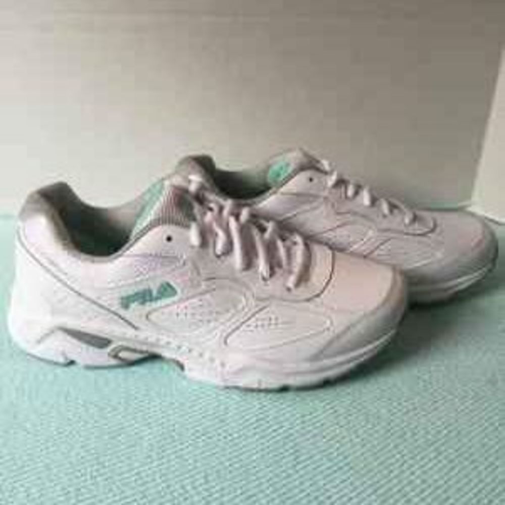 NWOT Women's Fila Memory Glimpse Sneakers